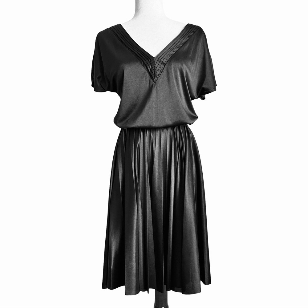 Aqua Bloomingdale’s Women’s Black Retro Pleated Skirt Midi‎ Dress Medium EUC